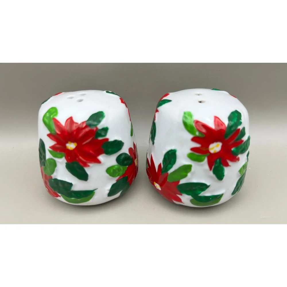 Vtg Christmas Poinsettia Ceramic Salt Pepper‎ Shakers Set White Red Amherst 2